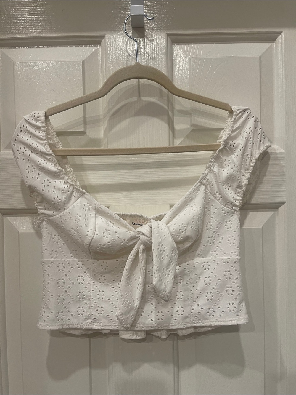 White Eyelet Tie-Front Crop Top S:L